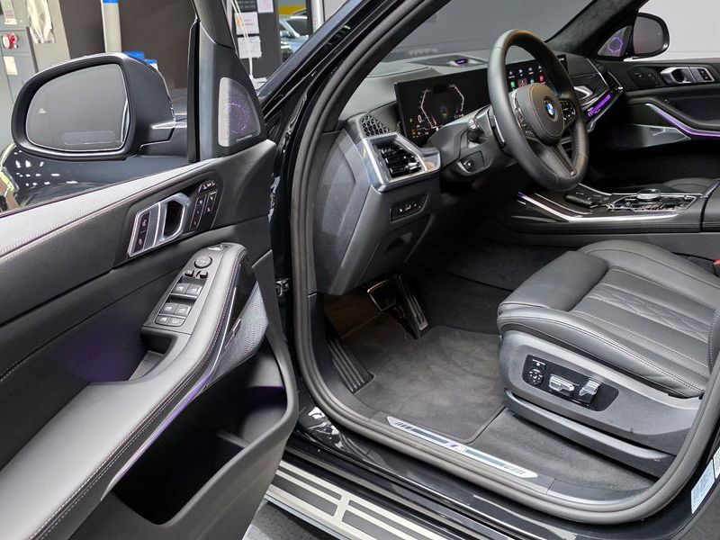 2026 BMW X7 xDrive 40i M Sport 7STR photo 10