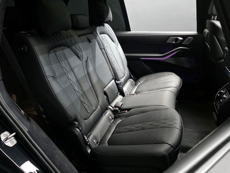 2026 BMW X7 xDrive 40i M Sport 7STR photo 11