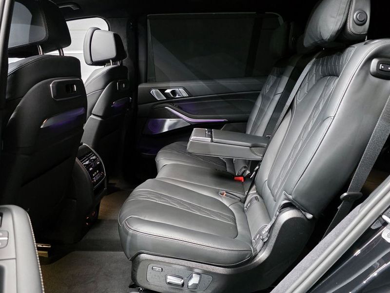 2026 BMW X7 xDrive 40i M Sport 7STR photo 12