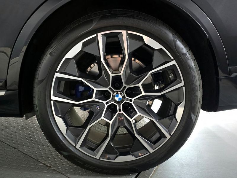 2026 BMW X7 xDrive 40i M Sport 7STR photo 21