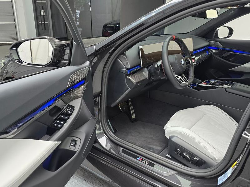 2026 BMW M5 Sedan photo 10