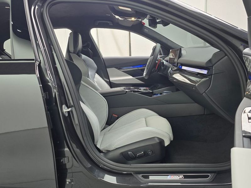 2026 BMW M5 Sedan photo 11