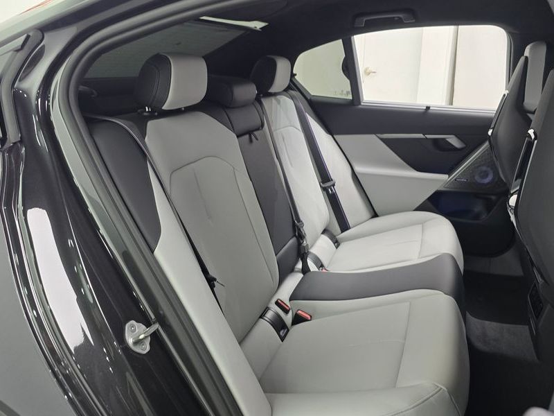 2026 BMW M5 Sedan photo 12