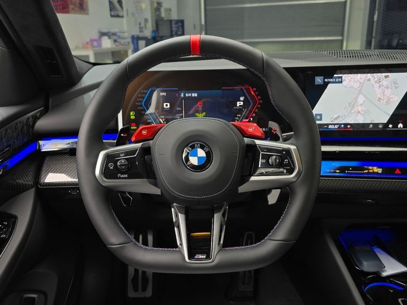 2026 BMW M5 Sedan photo 13