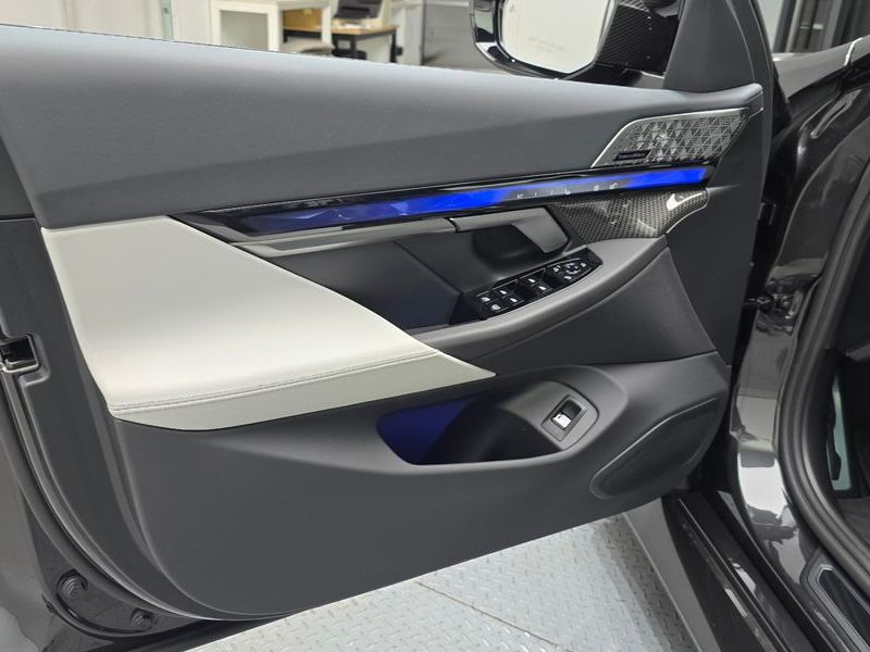 2026 BMW M5 Sedan photo 24