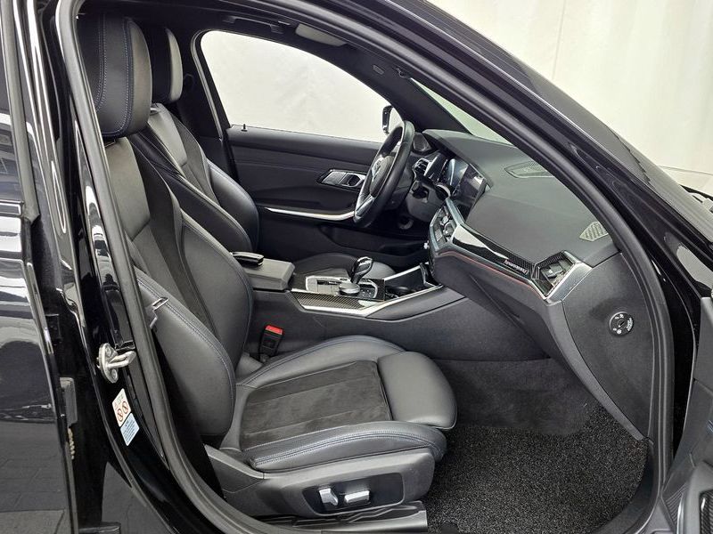 2021 BMW 3 Series 320d Touring M Sport photo 11