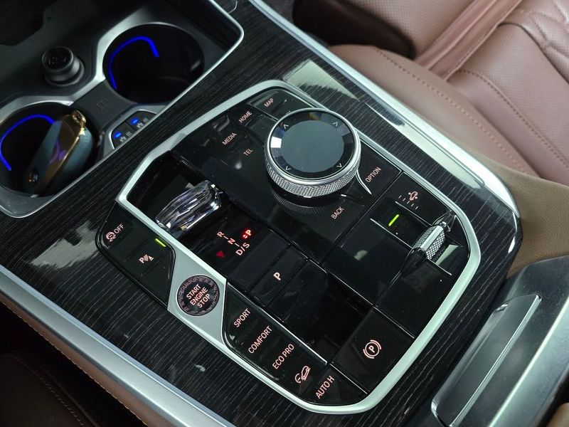2026 BMW X5 xDrive 30d M Sport photo 9