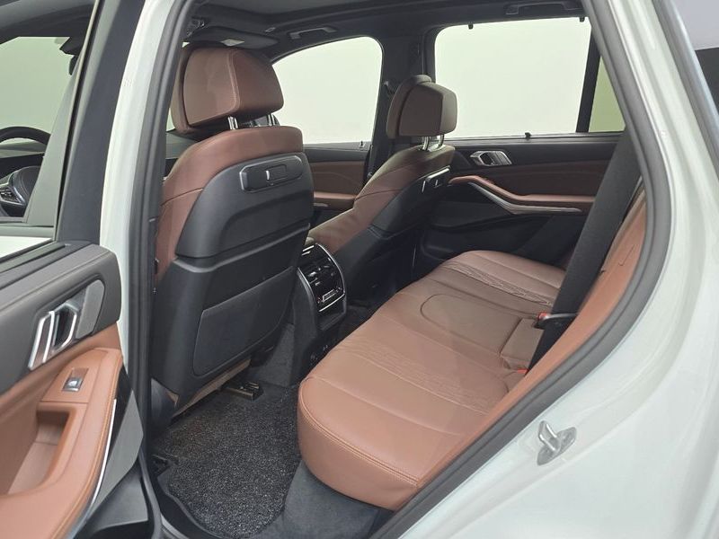 2026 BMW X5 xDrive 30d M Sport photo 11