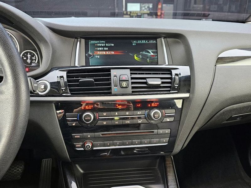 2017 BMW X4 xDrive20d SAC Edition photo 14