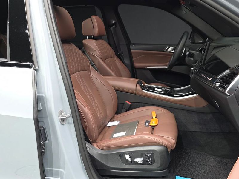 2026 BMW X5 xDrive 40i M Sport photo 11