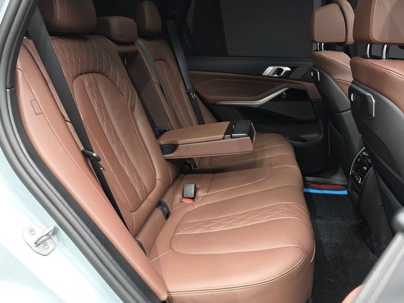 2026 BMW X5 xDrive 40i M Sport photo 12