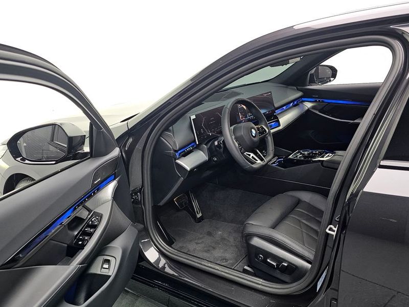 2026 BMW 5 Series 520i M Sport photo 10