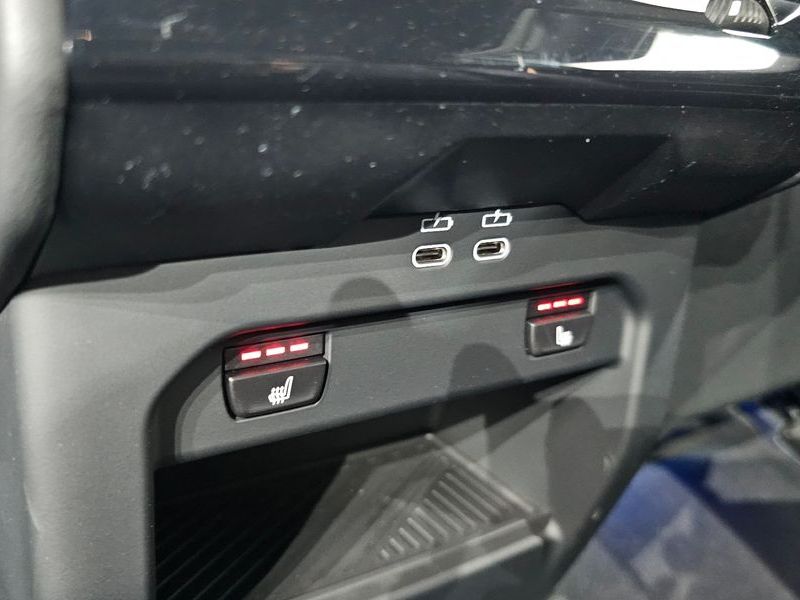 2026 BMW 5 Series 520i M Sport photo 13