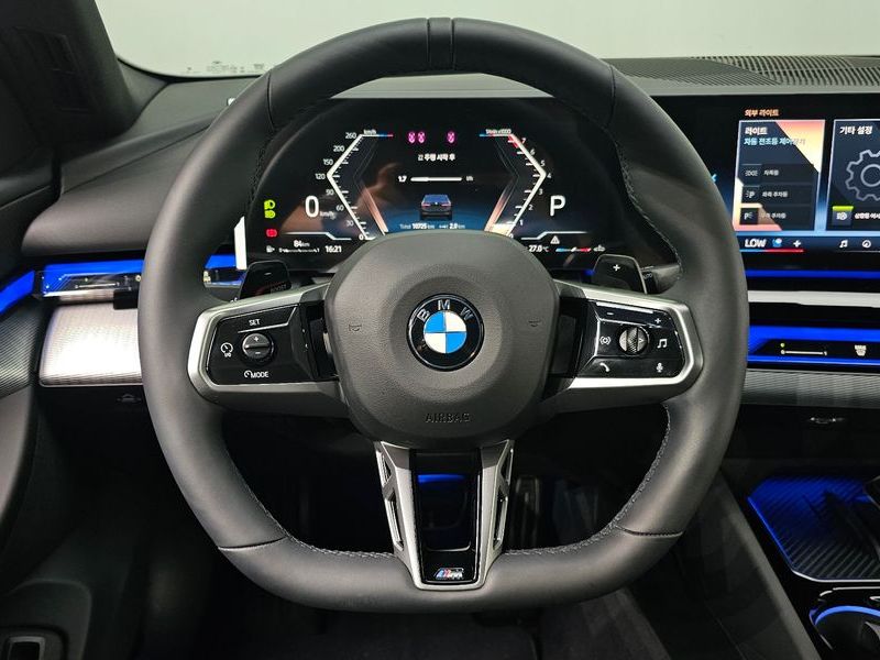 2026 BMW 5 Series 520i M Sport photo 15