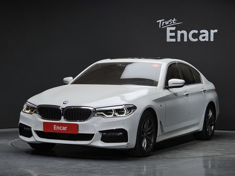 2018 BMW 5 Series 530i M Sport Package photo 1