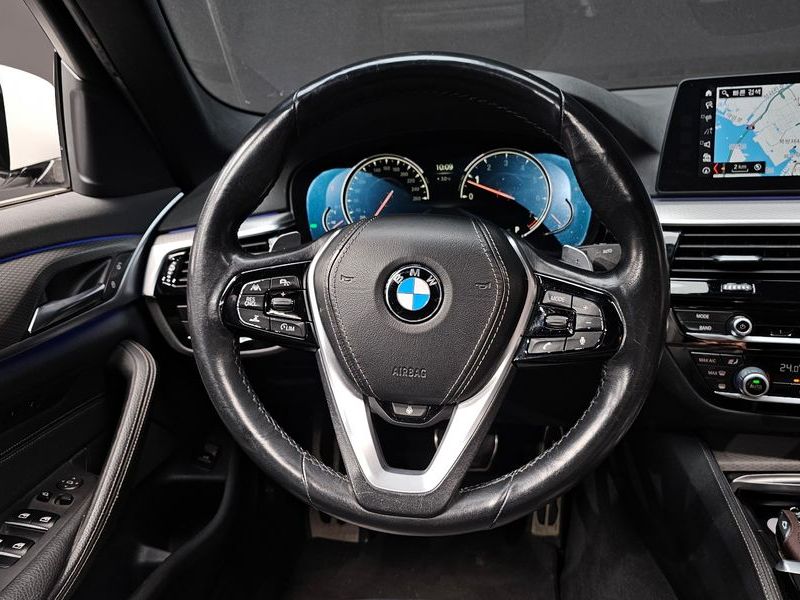 2018 BMW 5 Series 530i M Sport Package photo 13