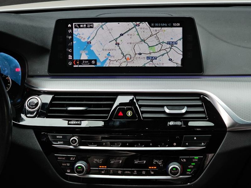 2018 BMW 5 Series 530i M Sport Package photo 14