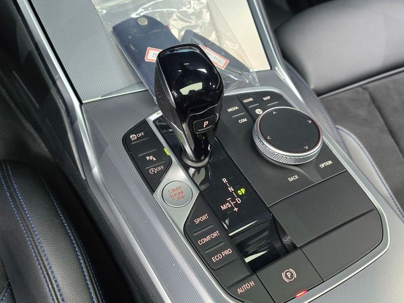 2022 BMW 3 Series 320i M Sport photo 9
