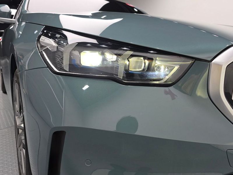 2025 BMW 5 Series 520i photo 22