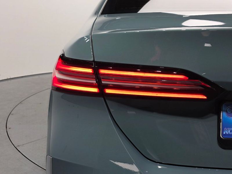 2025 BMW 5 Series 520i photo 23
