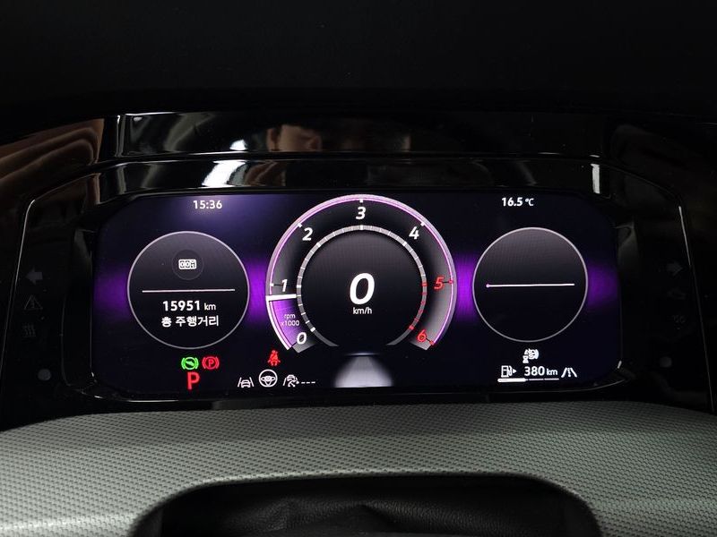 2025 Volkswagen Golf 2.0 TDI Prestige photo 8