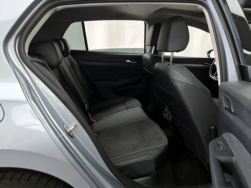 2025 Volkswagen Golf 2.0 TDI Prestige photo 12