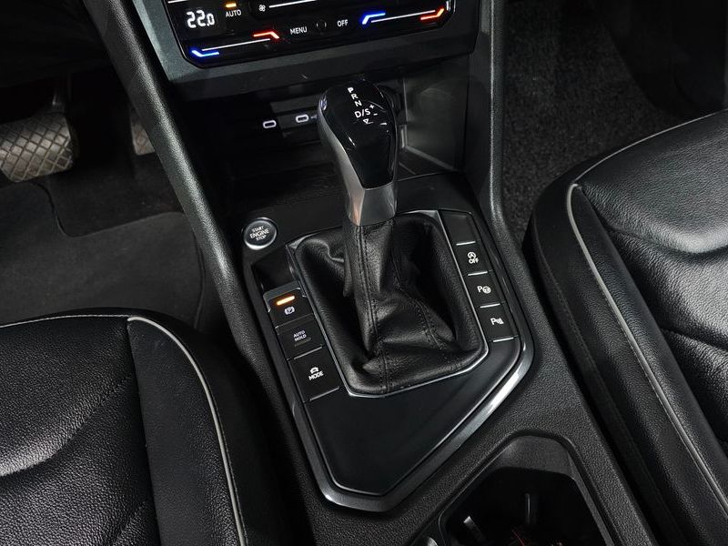 2021 Volkswagen Tiguan 2.0 TDI Premium photo 9