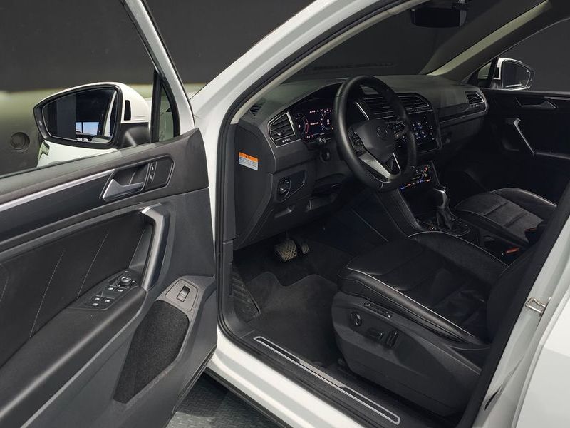 2021 Volkswagen Tiguan 2.0 TDI Premium photo 11