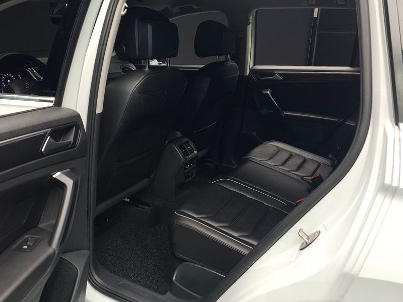 2021 Volkswagen Tiguan 2.0 TDI Premium photo 12