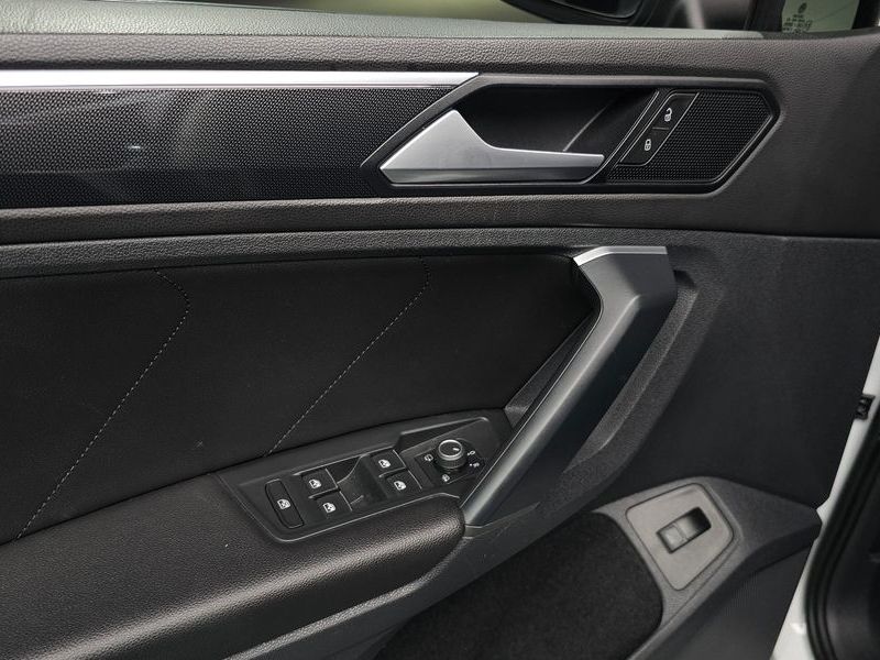 2021 Volkswagen Tiguan 2.0 TDI Premium photo 18