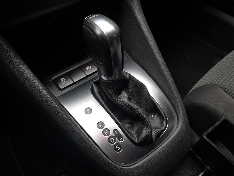 2013 Volkswagen Golf 2.0 TDI StyleEdition photo 9