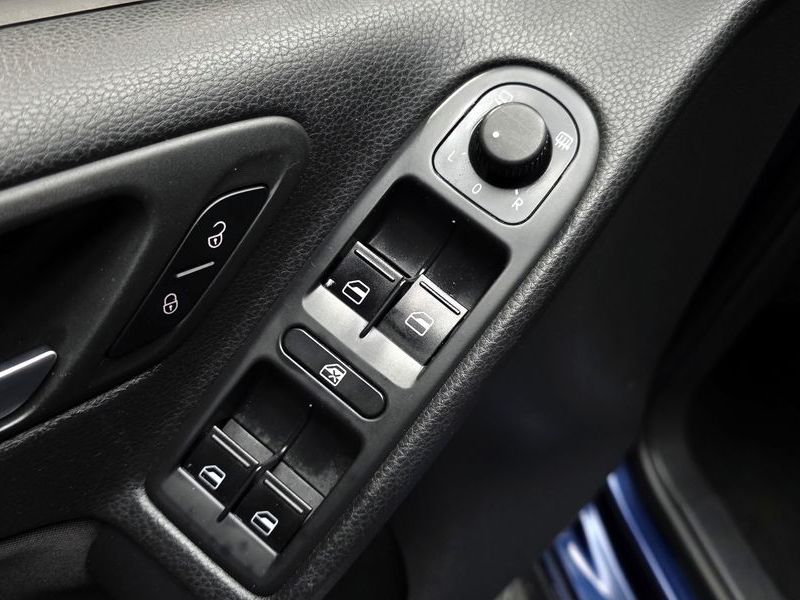 2013 Volkswagen Golf 2.0 TDI StyleEdition photo 17