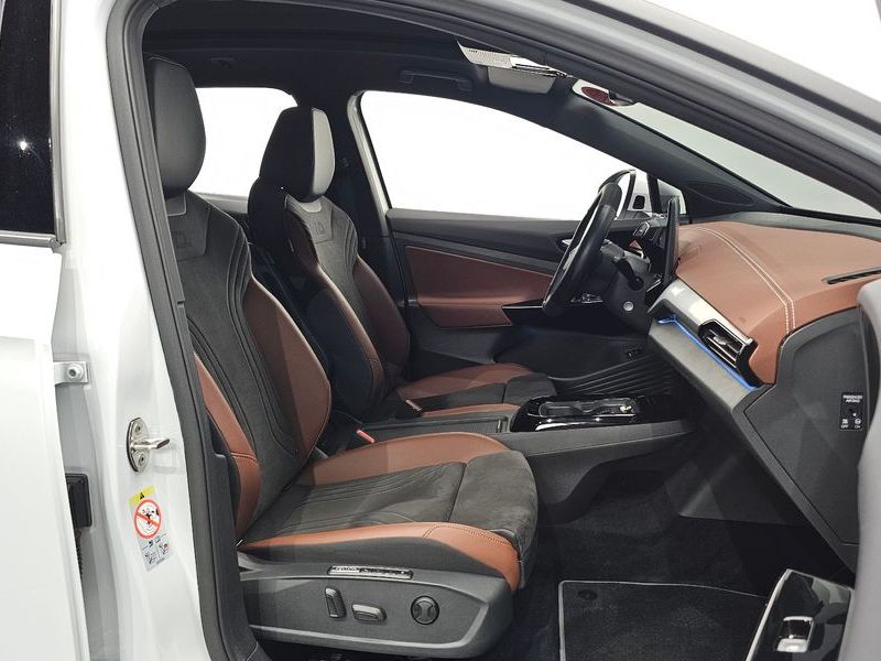 2023 Volkswagen ID.4 Pro photo 10