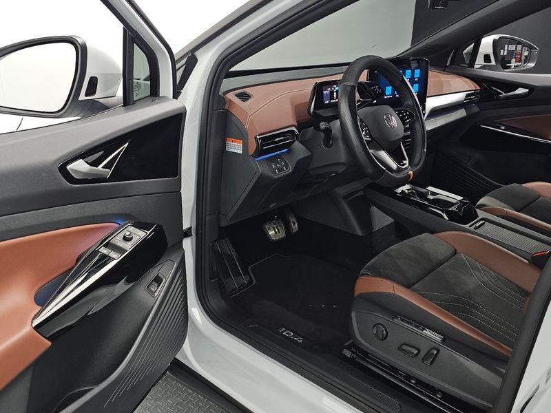 2023 Volkswagen ID.4 Pro photo 11