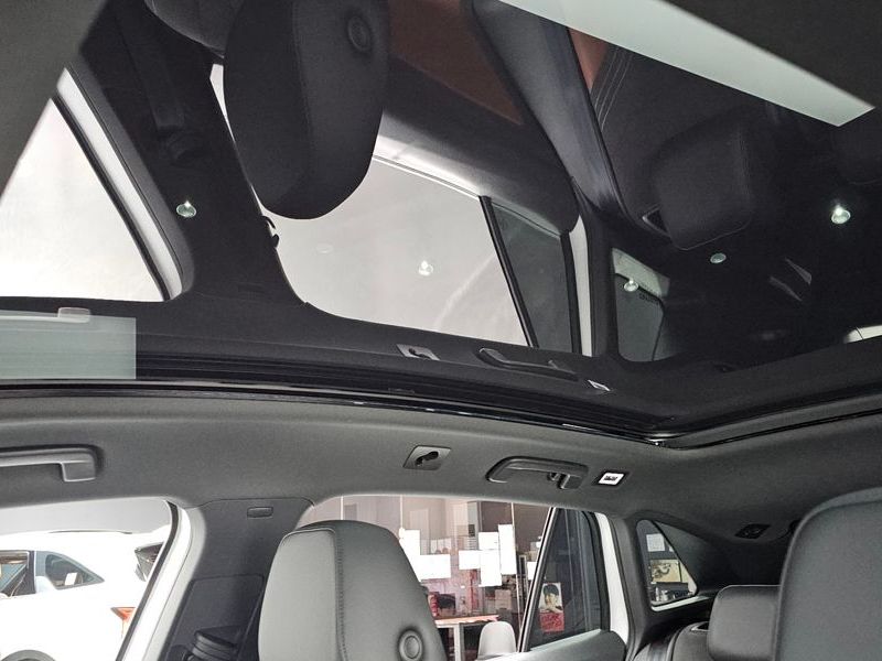 2023 Volkswagen ID.4 Pro photo 19