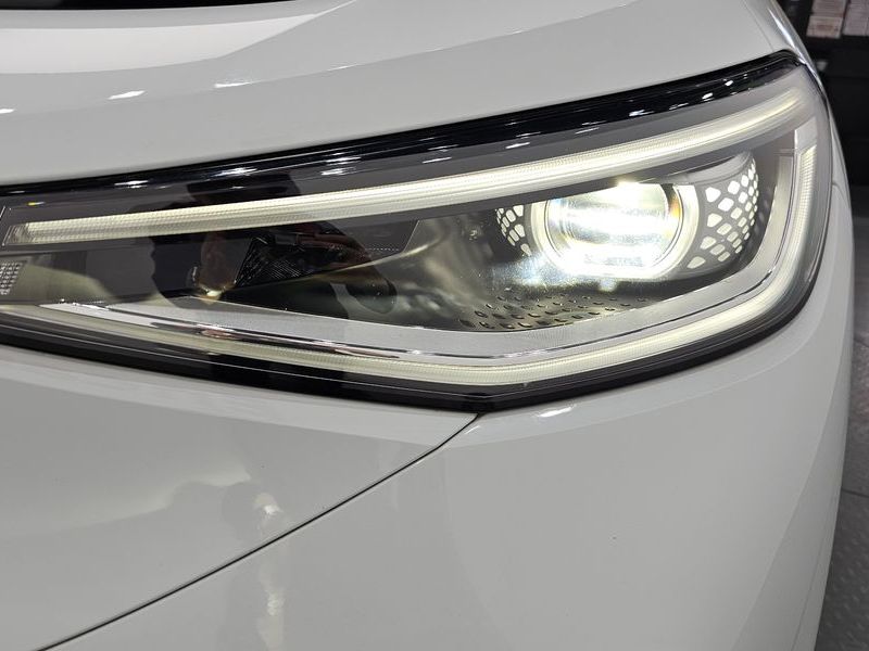 2023 Volkswagen ID.4 Pro photo 22