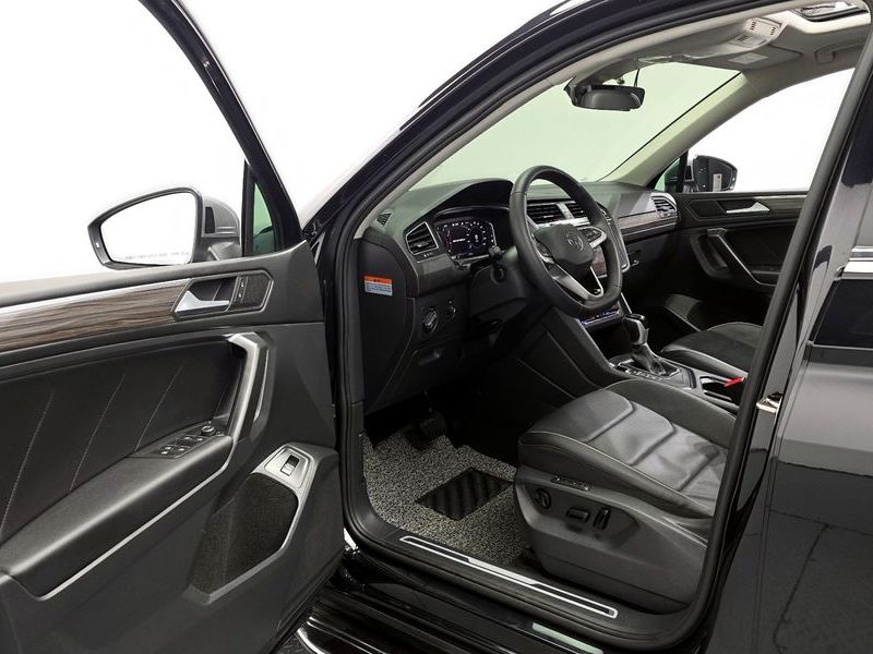 2023 Volkswagen Tiguan 2.0 TSI Prestige photo 10