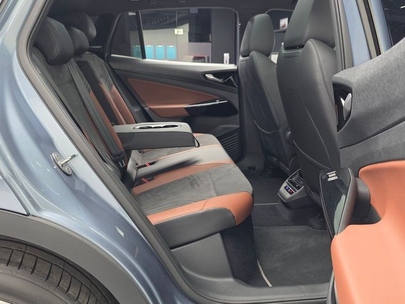 2023 Volkswagen ID.4 Pro photo 12
