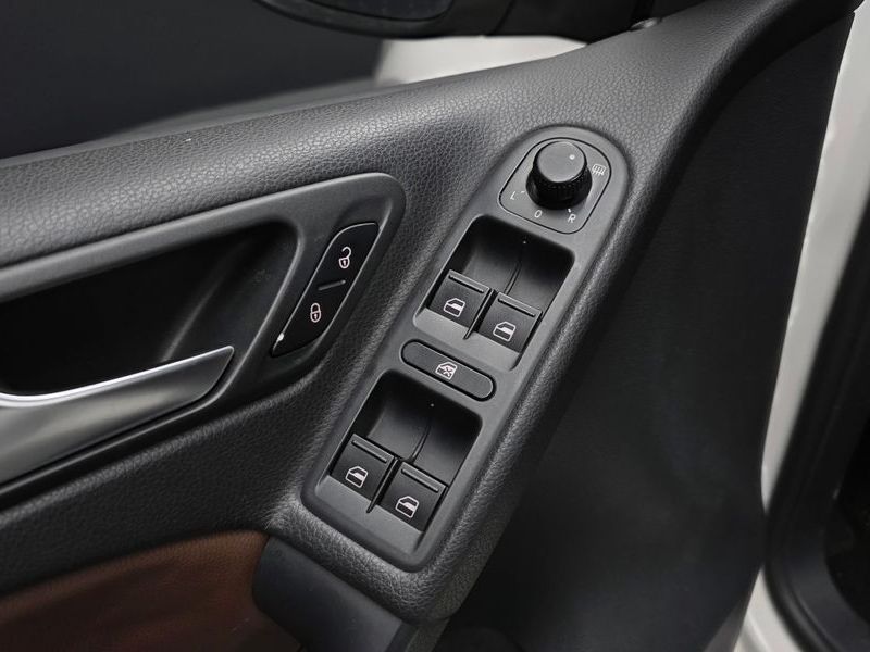 2013 Volkswagen Golf 2.0 TDI StyleEdition photo 18
