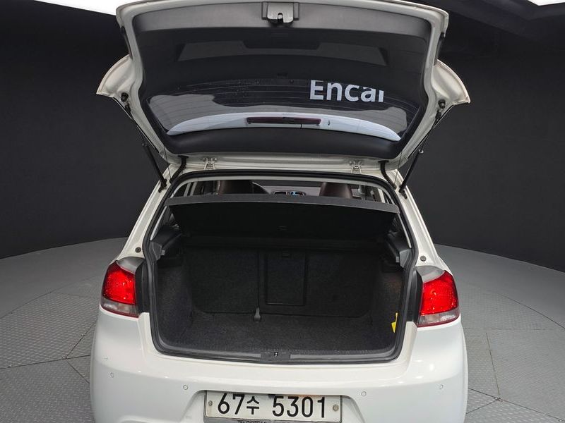2013 Volkswagen Golf 2.0 TDI StyleEdition photo 20