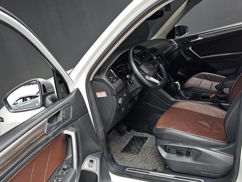 2023 Volkswagen Tiguan 2.0 TSI Prestige photo 10
