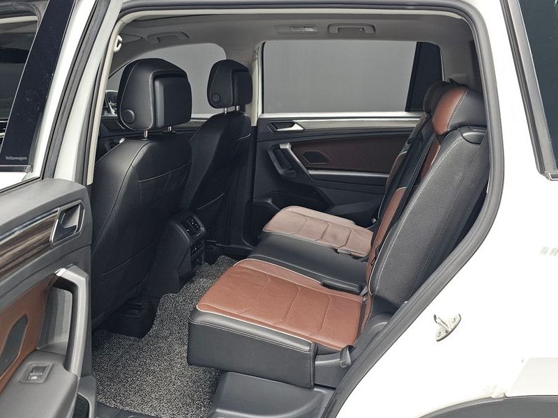 2023 Volkswagen Tiguan 2.0 TSI Prestige photo 11