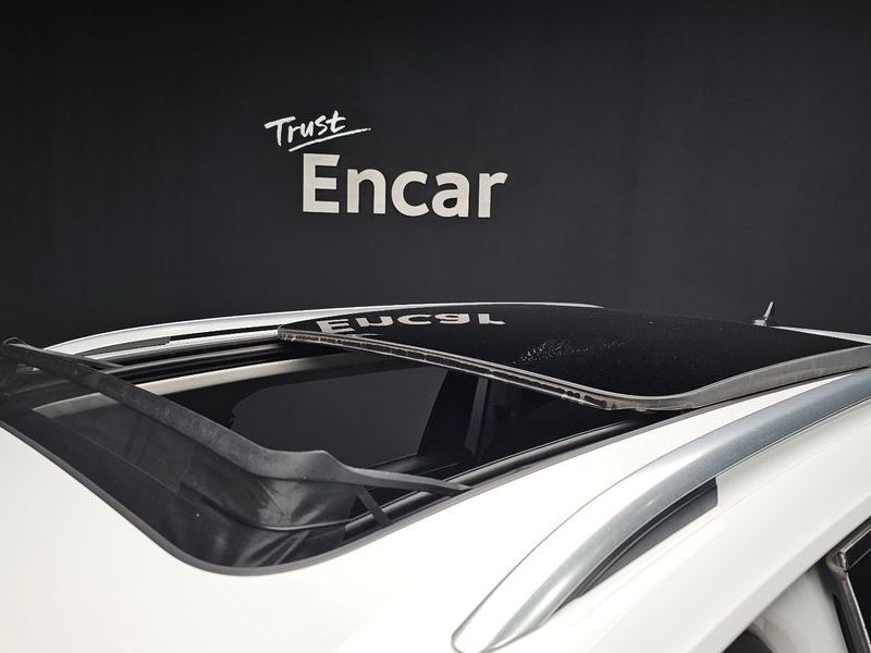 2023 Volkswagen Tiguan 2.0 TSI Prestige photo 18