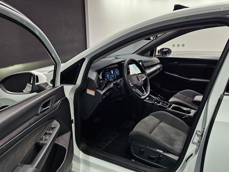 2023 Volkswagen Golf 2.0 TDI Prestige photo 10