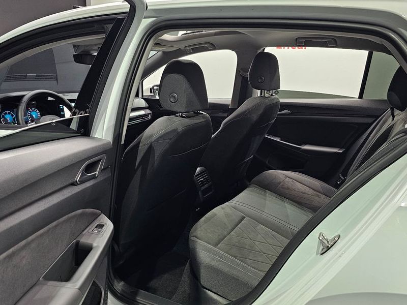 2023 Volkswagen Golf 2.0 TDI Prestige photo 11
