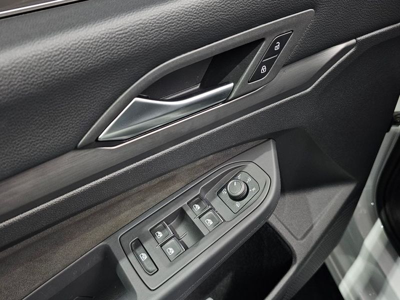 2023 Volkswagen Golf 2.0 TDI Prestige photo 19