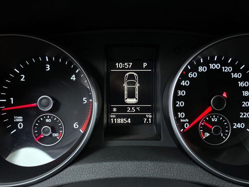 2013 Volkswagen Golf 2.0 TDI StyleEdition photo 8