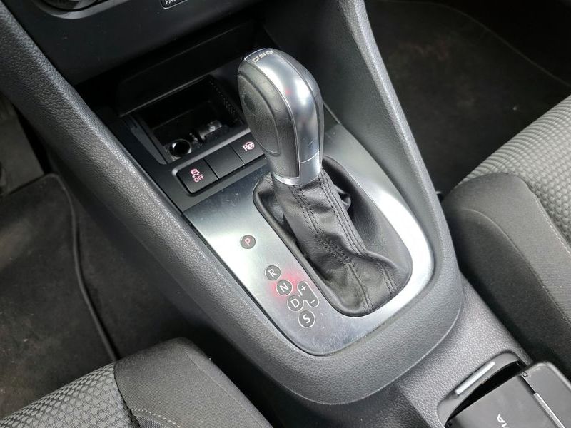2013 Volkswagen Golf 2.0 TDI StyleEdition photo 9