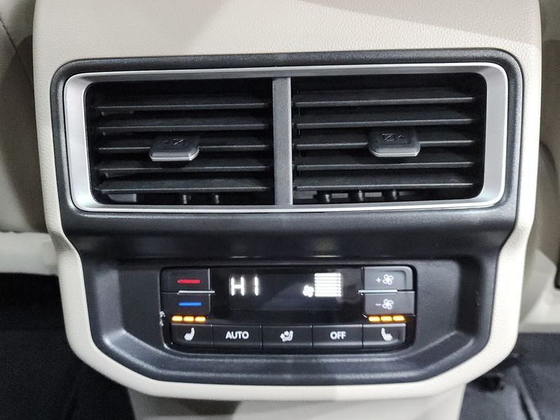 2025 Volkswagen 아틀라스 2.0 TSI R-LINE 7-Seater photo 19