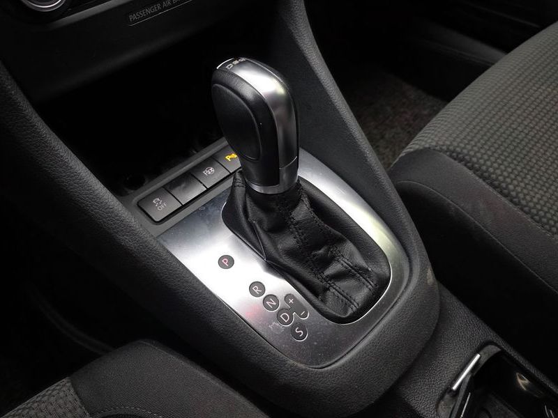 2013 Volkswagen Golf 2.0 TDI StyleEdition photo 9